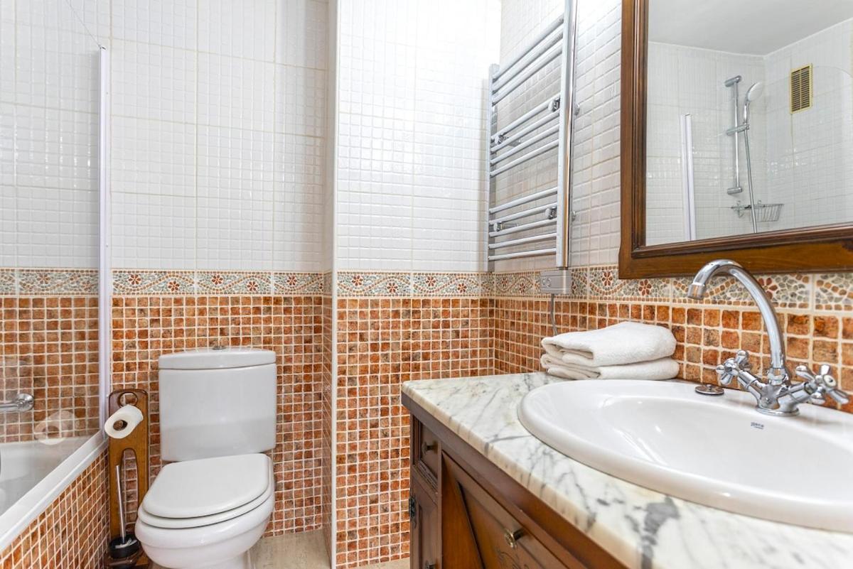 -Malagasunapts- West Beach Malaga Seafood & Relax Екстер'єр фото